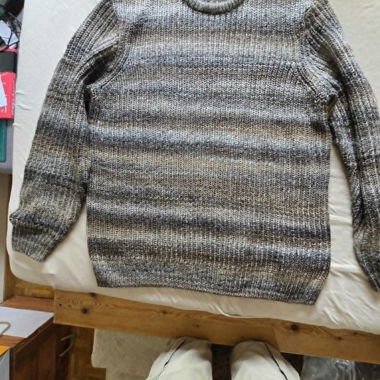 Brauner Strickpullover