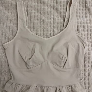 Beiges Tanktop mit Raffung