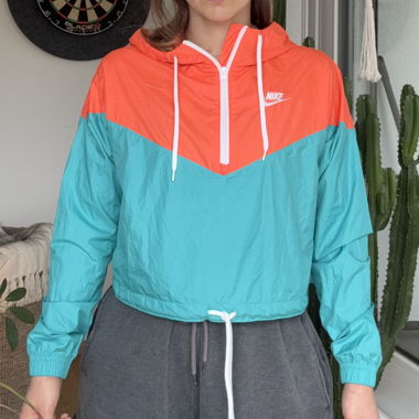 Nike Vintage-Style Pullover/ Windbreaker