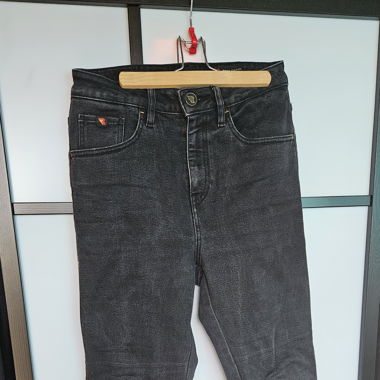 Motorradjeans mit Knieprotektoren