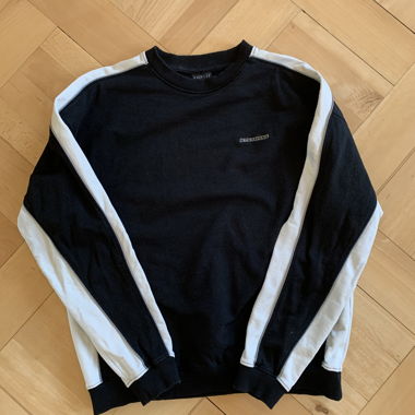 UO sweatshirt