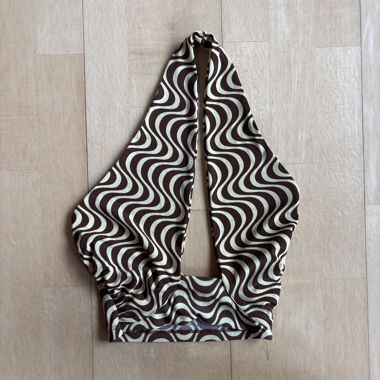 Top halter con fantasia