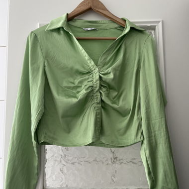 Crop-Top-Hemd aus Satin
