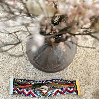 Sommerliches Armband mit Muschel