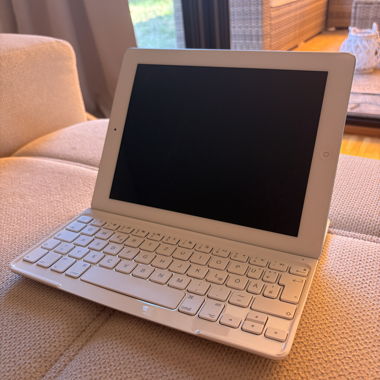 Apple iPad mit Logitech Tastatur