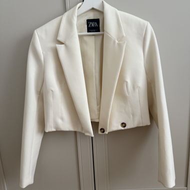 White Zara blazer, short cut