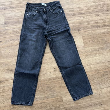 Dark High-Waist Jeans