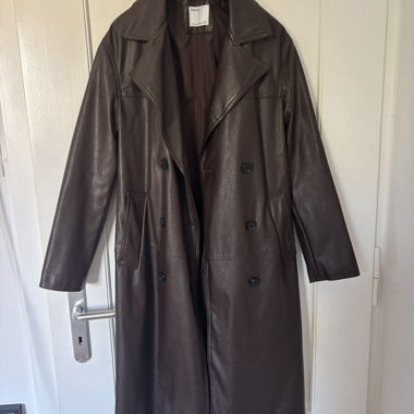 Cappotto in ecopelle marrone scuro