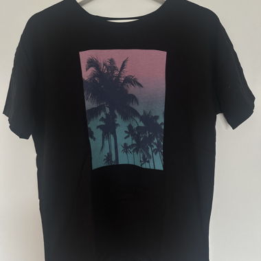 T-shirt nero con stampa di palme