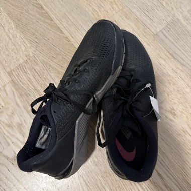 Chaussures de sport noires Nike