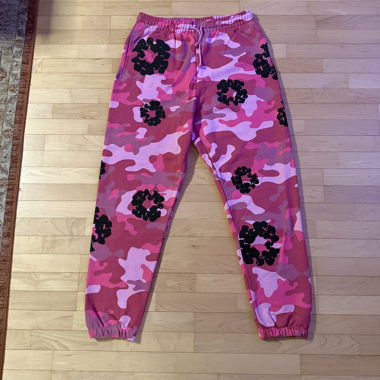 Pantaloni della tuta Denim Tears Pink Camo Cotton Wreath
