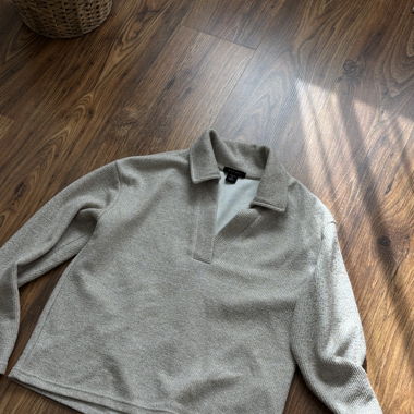 Pullover mit Kragen