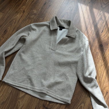 Pullover mit Kragen