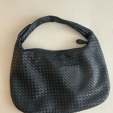 Sac bandoulière en cuir noir