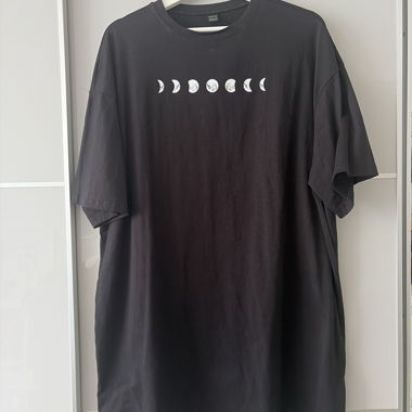 T-shirt/abito nero con stampa fasi lunari