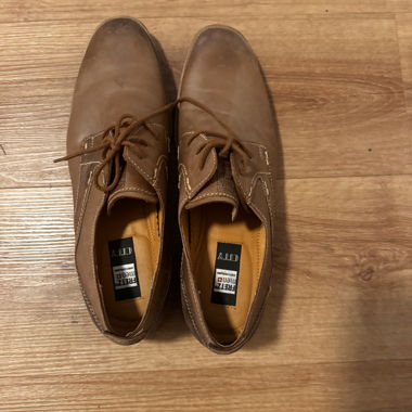Chaussures en cuir marron Gr. 47