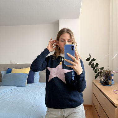 Stern Pullover