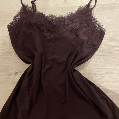 dunkelrotes top 
