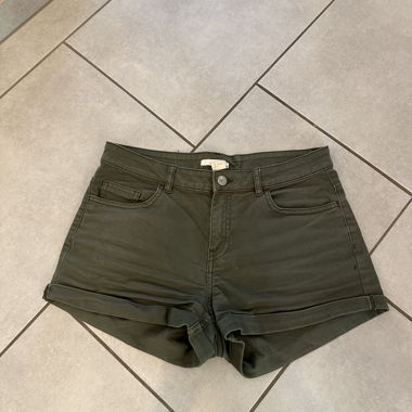 Short kaki H&M Gr. 36