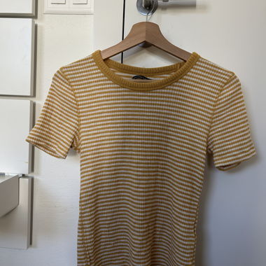 Gestreiftes Abercrombie & Fitch T-Shirt