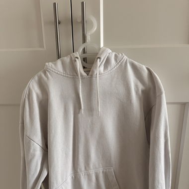 Basic white hoodie