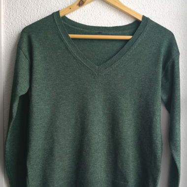 dunkelgrüner Pullover