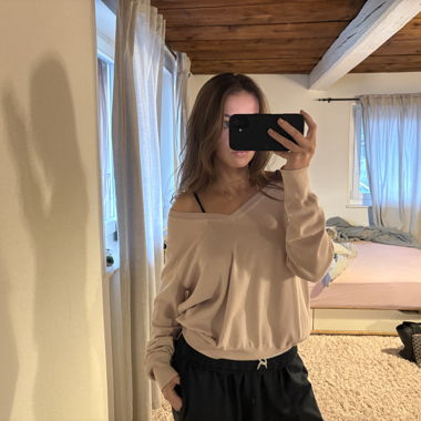 off shoulder pullover 