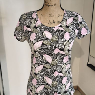 T-shirt da donna con motivo fogliame