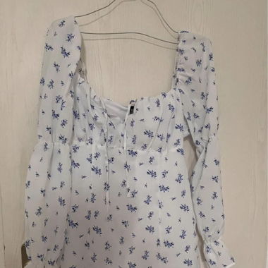 Kleid, mit Blumenmuster