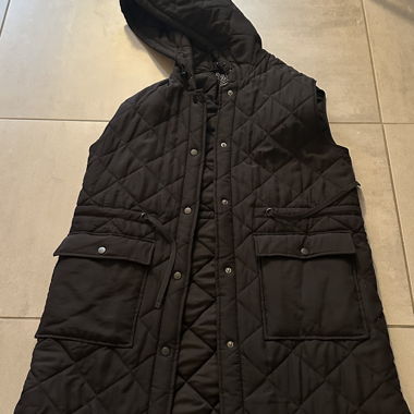 Black Quilted Hooded Gilet