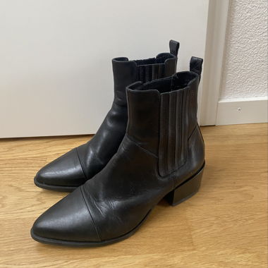 Vagabond ankle boots