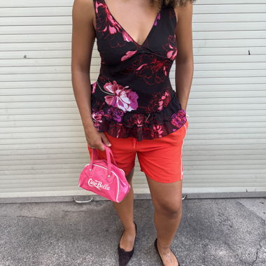 Schwarzes und Pinkes Florales Tanktop mit Rüschensaum