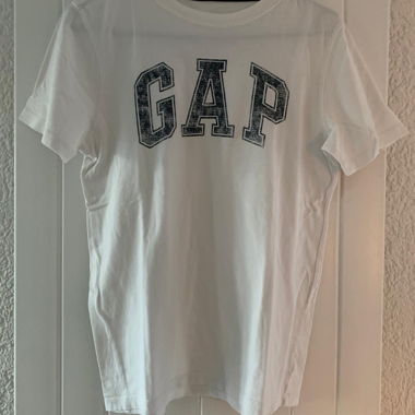 gap t-shirt