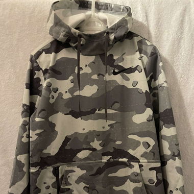 pull nike gris camouflage 
