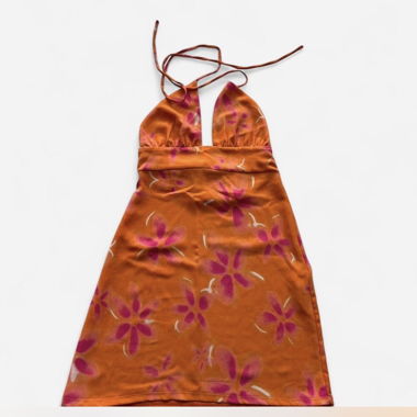 Robe orange à encolure cœur