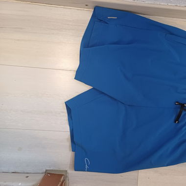 Short sports pants