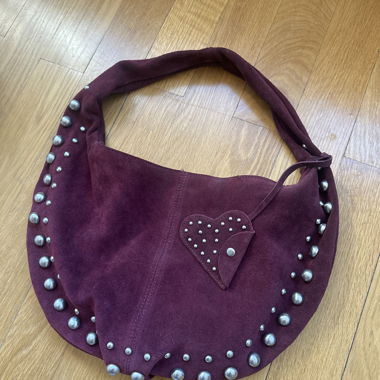 Sac avec clous