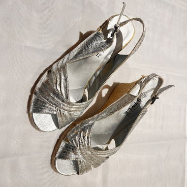 Silberne Pumps