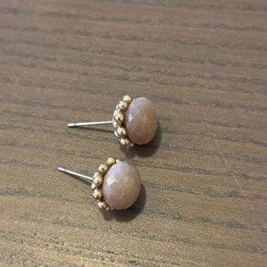 Ohrstecker mit rosa Stein
