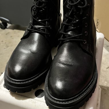 Bottines noires en cuir