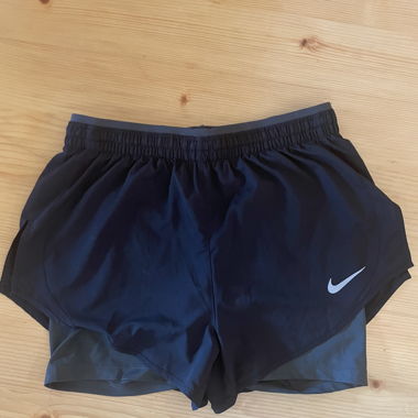 running short nike