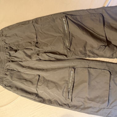 Pantaloni cargo grigi