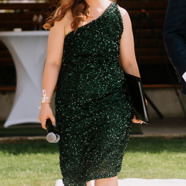 Robe asymétrique élégante à paillettes verte