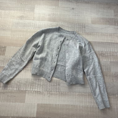 Grau melierter Cardigan