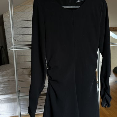 Robe courte à fronces 