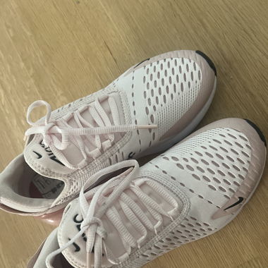 Nike Air270