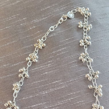 Silbrige perlen kette neu