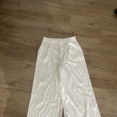 Pantalon en satin blanc