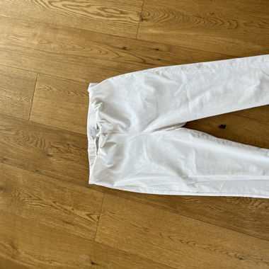 Weisse Hose calyx