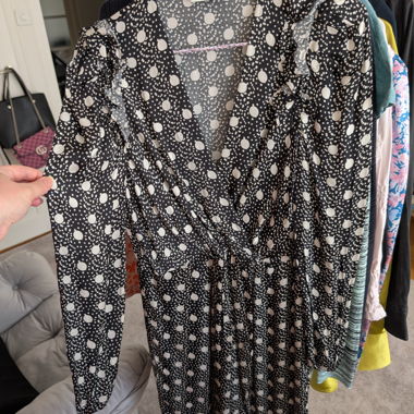 Sandro Wickelkleid schwarz mit weissen Punkten